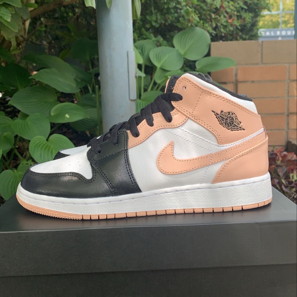 Jordan 1 Mid Crimson Tint